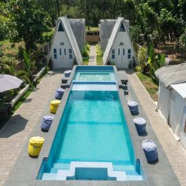 Costas De Liwa Bar & Beach Resort，位于Zambales的酒店