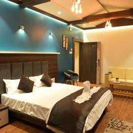 Hotel Limelight，位于Kudal的酒店