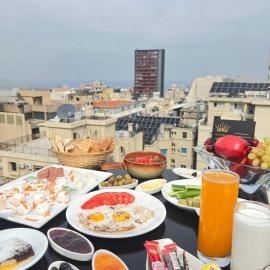 Queens Suite Hotel，位于贝鲁特的酒店