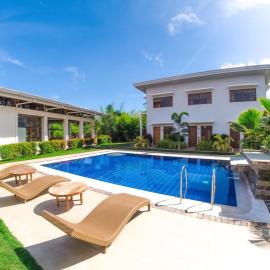 Red Picnic Hostel Panglao，位于邦劳的酒店