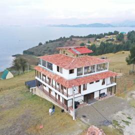 HOTEL TOTA ELISEO PLAYA BLANCA LAGO DE TOTA，位于托塔的酒店