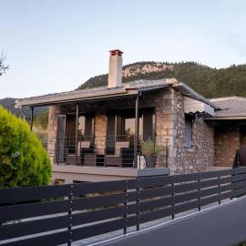 Triantos Guesthome Suite，位于特里波利斯的酒店