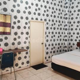 Hotel Jaya Wisata Syariah RedPartner，位于Sungaipenuh的酒店