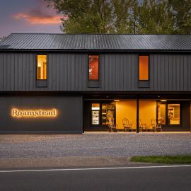 Roamstead Smoky Mountains，位于科斯比的酒店