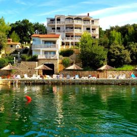 Hotel Lucija，位于珀塞达耶的酒店