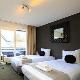 Hotel Berg en Bos，位于阿珀尔多伦的酒店