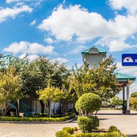 Americas Best Value Inn Fort Worth，位于White Settlement的酒店