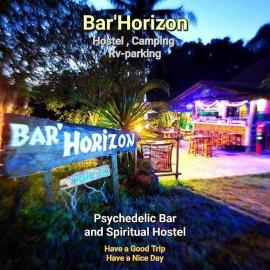 Bar Horizon Hostel，位于春蓬的酒店