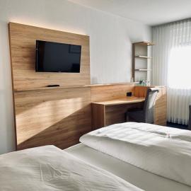 Hotel-Restaurant Zum Schwanen，位于韦默尔斯基兴的酒店