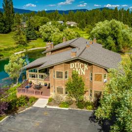 Duck Inn Lodge，位于白鱼镇的酒店