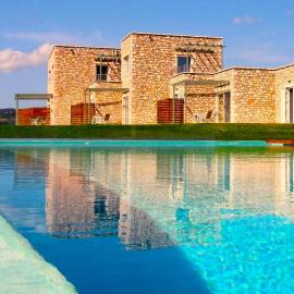 Stone Bay Houses in Messinia Kalamaki Beach Area，位于克拉尼的酒店