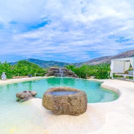 Glamping El Jardín De Las Delizias Valle Del Jerte，位于Casas del Castañar的酒店