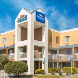 Baymont by Wyndham Savannah Midtown，位于萨凡纳的酒店