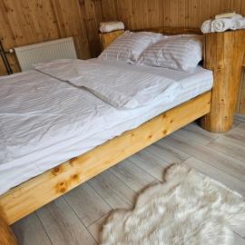 Charpatian Log Cabin Dragoslavele，位于Dragoslavele的酒店