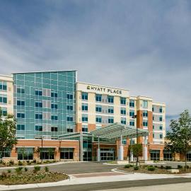 Hyatt Place Kansas City Lenexa City Center，位于雷内克萨的酒店