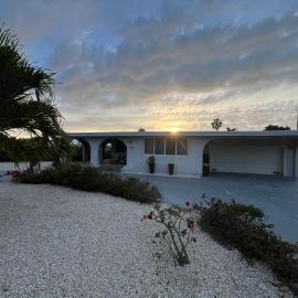 Home On The Water In Marathon, Fl，位于马拉松的酒店