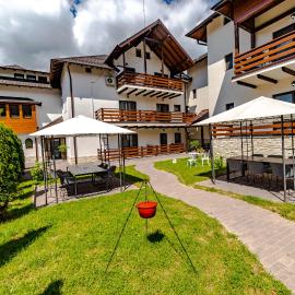 Yael Luxury Apartments 2，位于布什泰尼的酒店