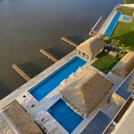Vista al Mar y Confort 3 Albercas Gym & Playa 8piso，位于Conchal的酒店