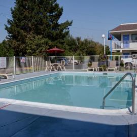 Motel 6-Springfield, OR - Eugene North，位于斯普林菲尔德的酒店