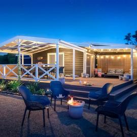 Couples Retreat with Ocean View，位于日落大道的酒店