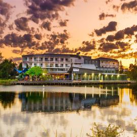Best Western Plus North Lakes Hotel，位于北湖的酒店