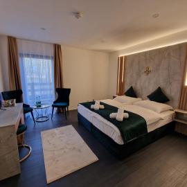 Lilium Resort Hotel & Restaurant,位于巴特罗达赫的酒店