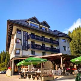 Biker Hotel Al Gallo Forcello，位于纳斯费尔德山口的酒店