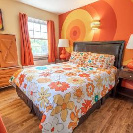 Cardinal Inn Retro Room，位于康沃尔的酒店