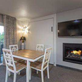 Riverside Condo located Downtown Enjoy Nightlife，位于本德的酒店