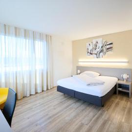 Smart Hotel Kreisel --Self check-In，位于拉亨的酒店