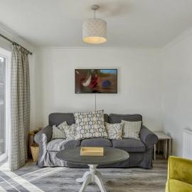 Modern Manchester House with Airport Links - Pass the Keys，位于奇德尔的酒店