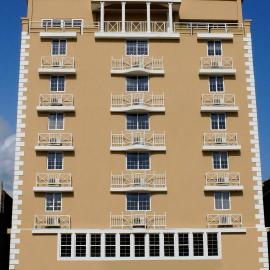 Hotel Andros，位于科隆的酒店