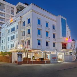 Click White House Residency, Vadodara，位于巴罗达的酒店
