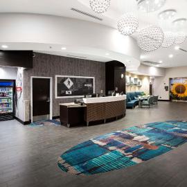 Hampton Inn & Suites - Raleigh Downtown，位于罗利的酒店
