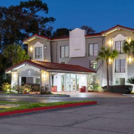 La Quinta Inn by Wyndham Pensacola，位于彭萨科拉的酒店