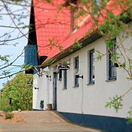 Tryde 1303 B&B på Österlen，位于图默利拉的酒店