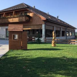 Rybárska bašta a penzión Dobys，位于Solčany的酒店