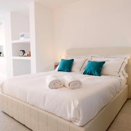 Calammare Apartments - Elegant Apartments with Beach - Molfetta，位于莫尔费塔的酒店