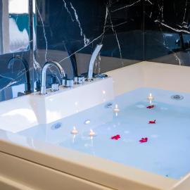 Exclusive with Jacuzzi between Portofino and 5 Terre，位于基亚瓦里的酒店