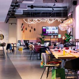 Moxy Outletcity Metzingen，位于梅青根的酒店