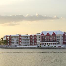 Ramada by Wyndham Tikal Isla de Flores，位于弗洛勒斯的酒店