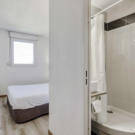 Brit Hotel Clermont-lʼHérault，位于克莱蒙莱罗的酒店