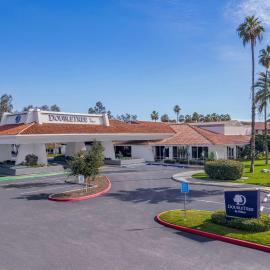 DoubleTree by Hilton Bakersfield，位于贝克斯菲尔德的酒店
