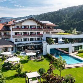 Superior Hotel Alpenhof，位于弗拉绍的酒店