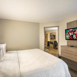 Red Roof Inn PLUS+ Boston - Logan，位于索格斯的酒店