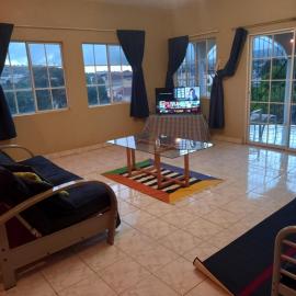 Hill Top Villa (HTV)，位于Bridge Pen的酒店