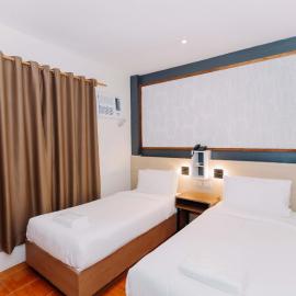 Jovinaj Travellers Inn，位于Bula的酒店