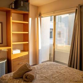 Downtown Beach Condo w/ Pool，位于卡波圣卢卡斯的酒店