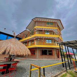 CASONA HOTEL LA DIVISA，位于圣罗莎德卡瓦尔的酒店