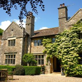 Stone House Hotel，位于霍伊斯的酒店